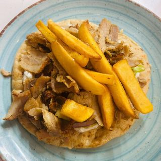 35. Pita ghiros al piatto