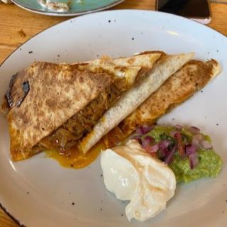 Quesadilla Yucateca (4 pzs.)