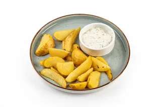 Картофельные дольки с соусом тартар д