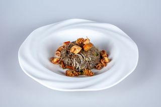 94. Spaghetti di soia con misto mare e verdure