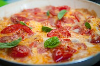 Яичница с помидорами