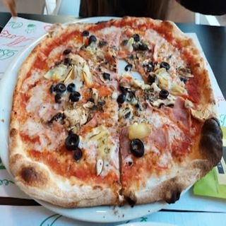 Pizza capricciosa