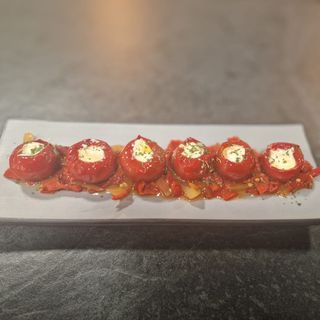 Pimientitos rellenos de queso feta 