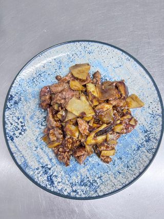 46 Ternera Con Bambú Y Setas