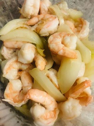 54B.GAMBERI CON SALE, PEPE E CIPOLLA