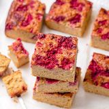  ORANGE AND RASPBERRY MEDITERRANEAN CAKE 