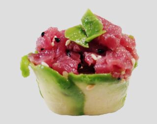 Gunkan atún picante