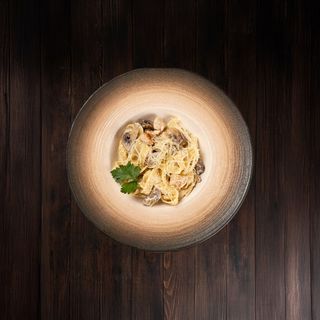 Феттучини с курицей и грибами (320г)