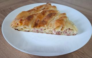 Pita sa dimljenom butkicom i kačkavaljem 250gr