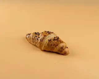 Круасан шоколадно-горіховий (75г)