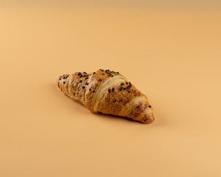 Круасан шоколадно-горіховий (75г)