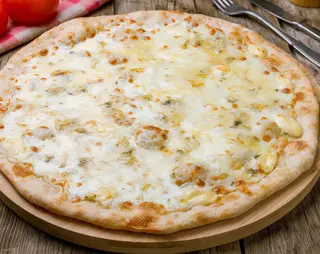 Pizza 4 Quesos (Mediana)