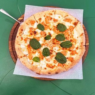 Піца з лососем та вершковим сиром