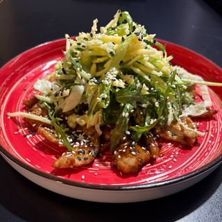 Cалат з карамелізованою свининою, 245 г