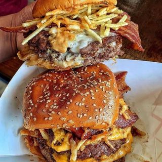 Hamburguesa la BBQ + Ración de Patatas 