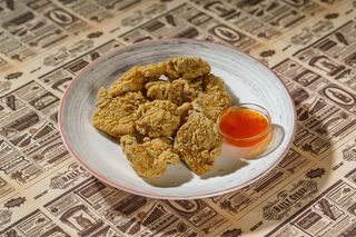 Ración De Pollo Kentucky Con Salsa Chili Picante