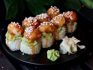 Рол з гуакамоле та креветкою (310/45г)