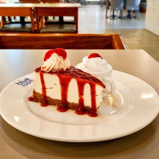 Cheesecake (Strawberry) Slice