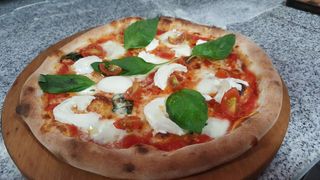 Pizza Margherita Napoletana