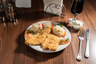 Meniu snitel de pui cu orez