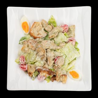 Цезарь с куриной грудкой (330г)