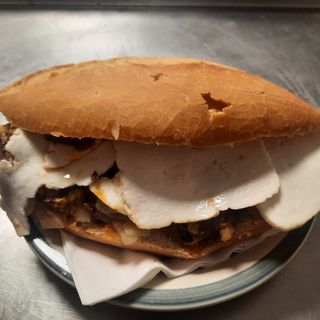 Bocadillo carne de cabra
