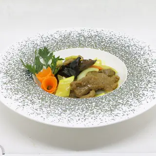 352 Vitello al curry