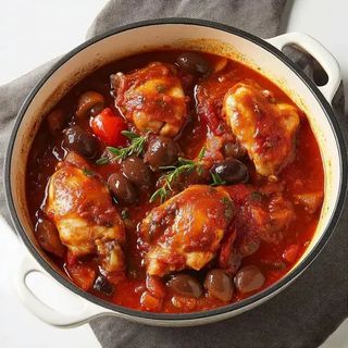 Soupe Rustique Au Poulet, Mijotée Pour Une Saveur Profonde