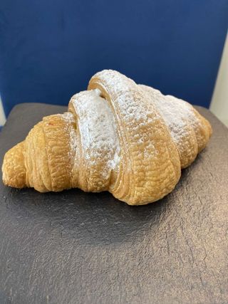 Круасан з лимонним курдом