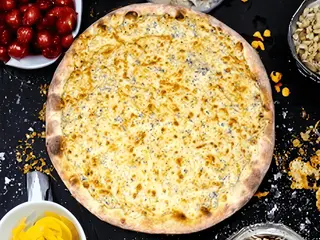Піца Чотири Сири (525g)