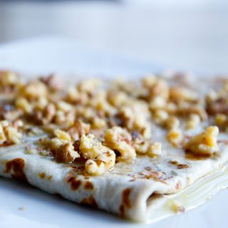 10.Clătită cu miere și nucă