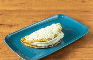 Cachapa de queso de mano 