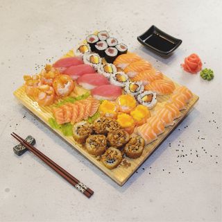 #1015- Sushi misto (46 peças)