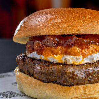 Burger Canaria Con Papas