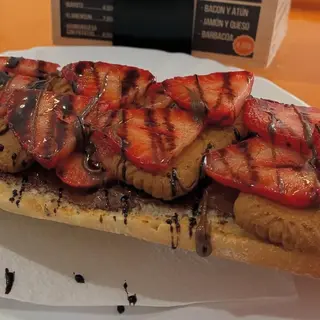 Tostada de fresa y chocolate 