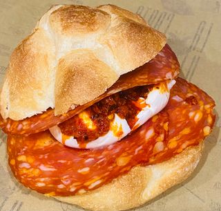 Lucifero-salame picc.burrata peperoncino 
