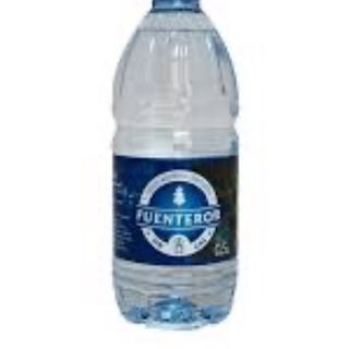 Agua de plástico sin gas 50cl 