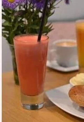 Ceđeni sok od jabuke, pomorandže i šargarepe