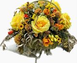 ხელოვნური ყვავილების კომპოზიცია