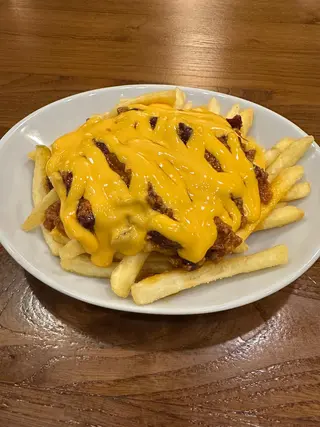 Patatine con cheddar e chili
