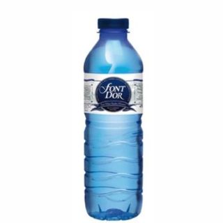 Agua mineral sin gas