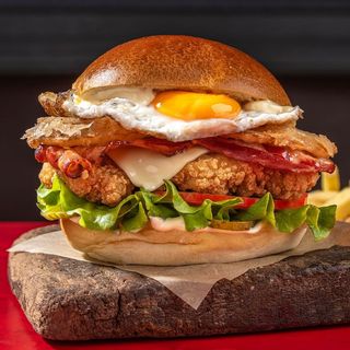 Roma Crispy Chicken Burger