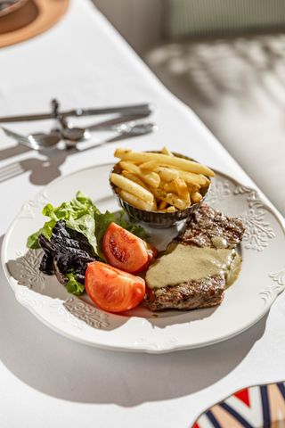 Антрекот с фри и перечным соусом (450г)