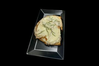 La bruschetta con porchetta e provola