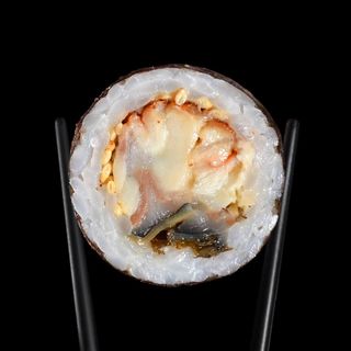 Макі з вугрем (180г)