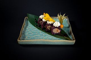 090. Black Miura Roll