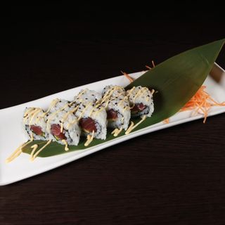 153. Uramaki spicy tuna
