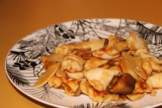A114. Manzo con bambu e funghi*