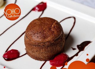 Čokoladni souffle sa sladoledom od vanille