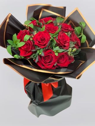 Букет от 11 бр еквадорски червени рози #229